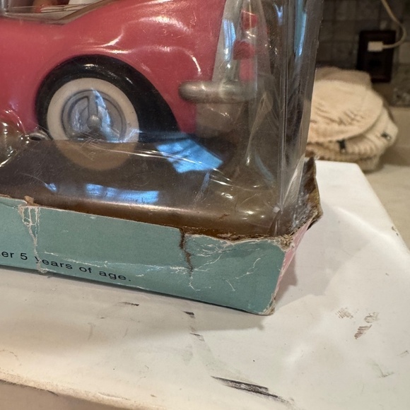 Betty Boop Cruisin Funko Wacky Wobbler Pink Car NIB - Picture 11 of 13